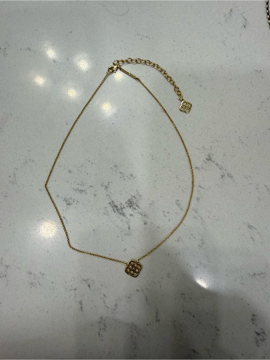 Kendra Scott Jewelry - Kendra Scott Gold Floral Openwork Pendant Necklace